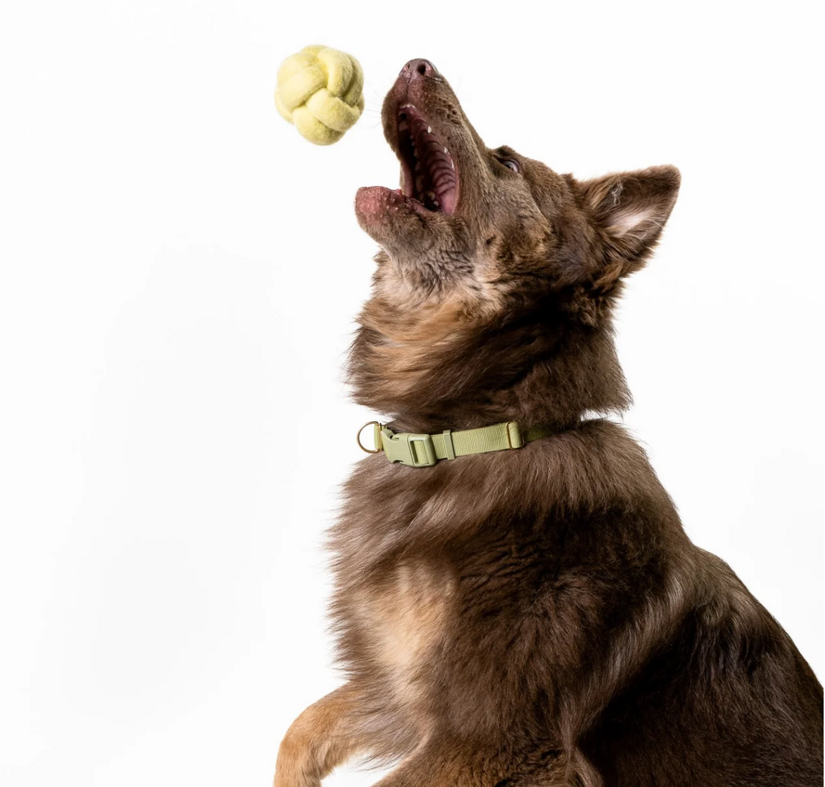 Jouet balle en feutre jaune - Awoo