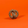 Jouet bretzel crocheté - Ware of the dog